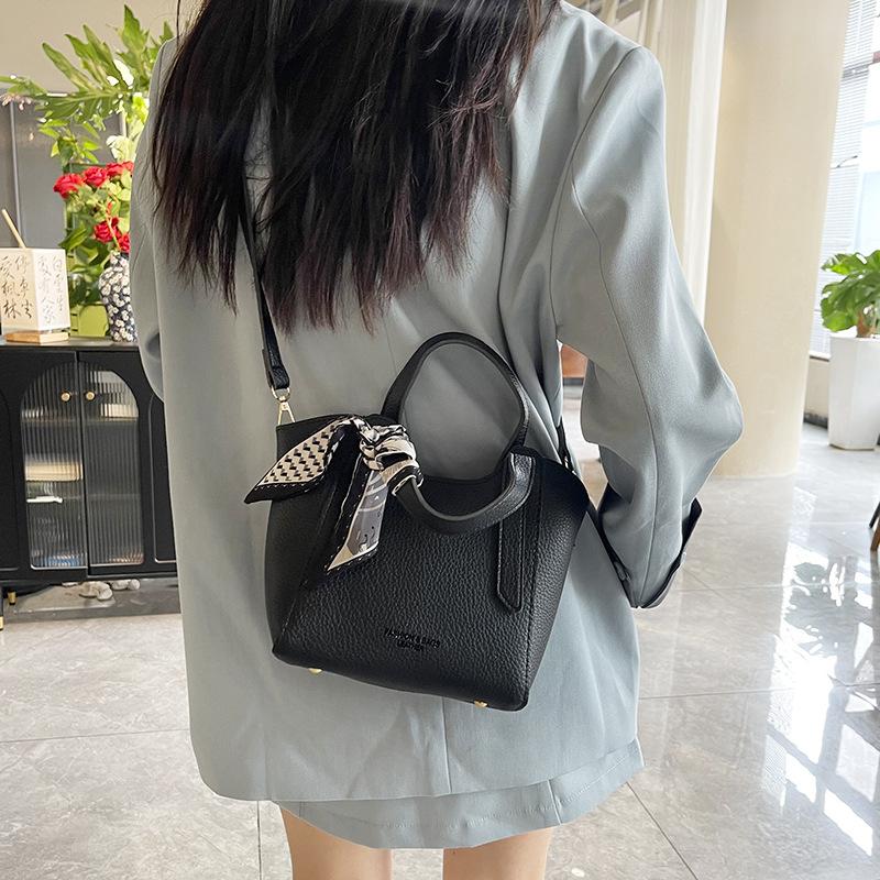 Portable Bucket Bag, High-end Feel Bag Commuter Single-shoulder Crossbody Bag