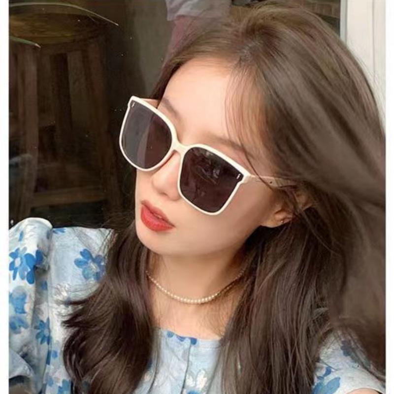 New Decorative Rice Nails Sunglasses Women Design Brand Bigframe Sun Glasses Outdoor Leisure Women Eyewear UV400