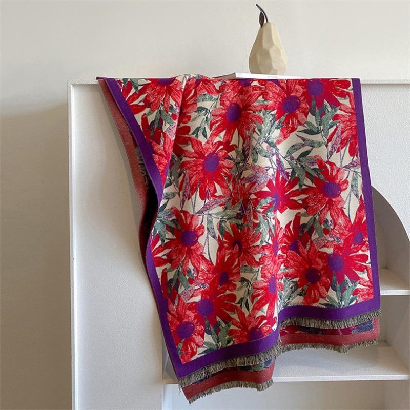 Autumn and winter shawl women's Yunnan Lijiang travel decoration with long retro cape fringed cape scarf