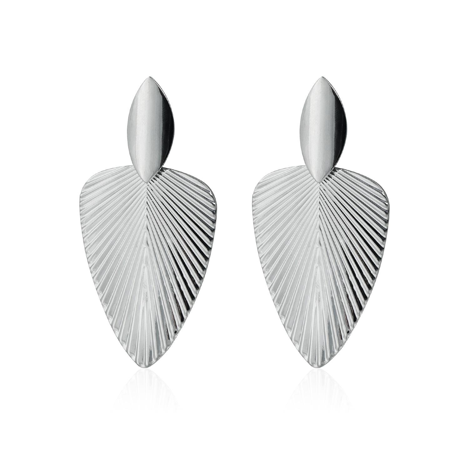 Light luxury premium style metal texture leaf stud earrings personality exaggerated popular earrings