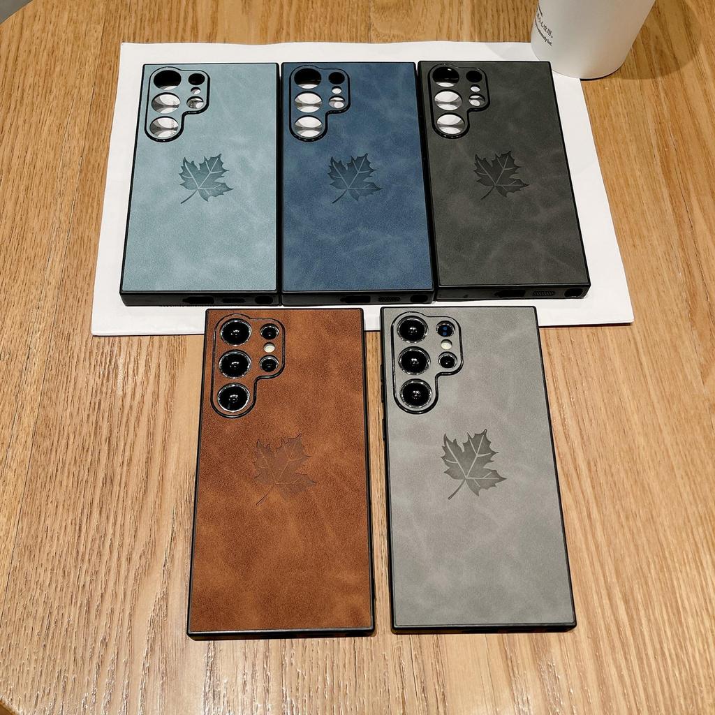 Custodia in similpelle per Samsung S26 Ultra – Sensazione al tatto come la pelle, Antiurto, Design Foglia d'Acero Adatta ai Modelli S23 FE e S24U
