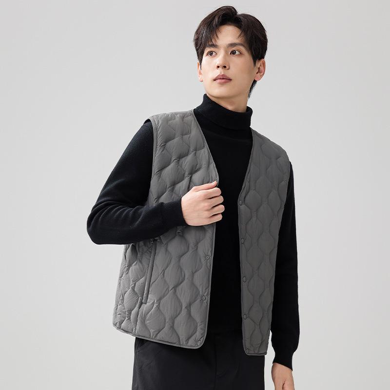 Men s Lightweight 25 Aut./Win. V-Neck Down Vest - Versatile Inner Layer L