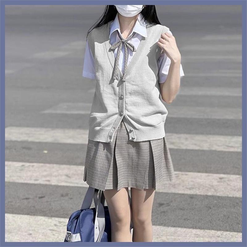Japanese Style Knitted Cardigan Vest - Solid Color, Academic Look, Versatile Sweater for Spring and Autumn