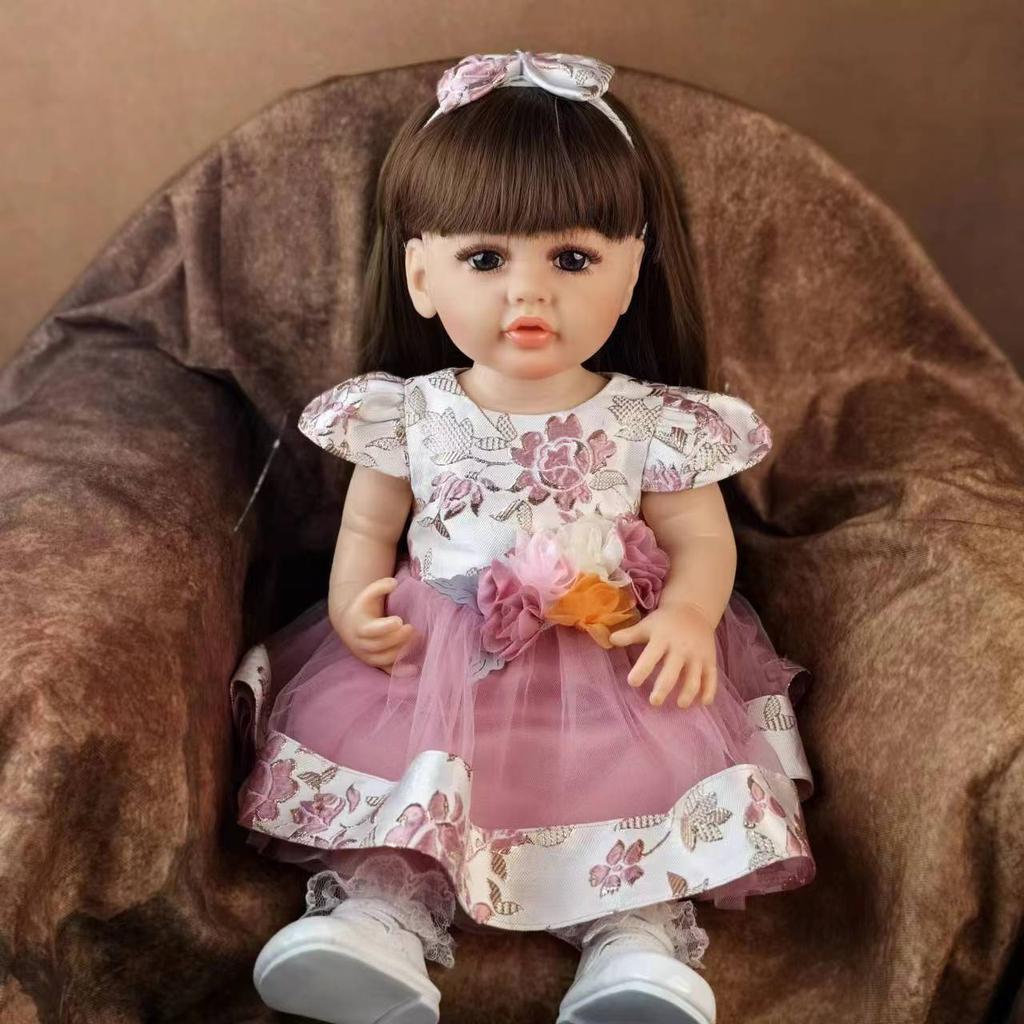 Stilig gjenfødt babydukke Realistisk 55 cm prinsesse nyfødt dukker Langt hår Bebe leketøy Elegant kjole Barnebursdag Julegaver