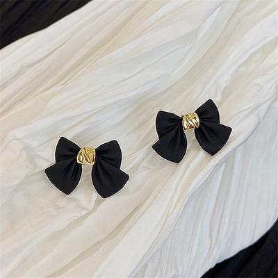 Recién llegado, Pendientes colgantes de lazo negro a la moda de Metal para mujeres estudiantes, Pendiente de fiesta de Metal a la moda para prevenir alergias