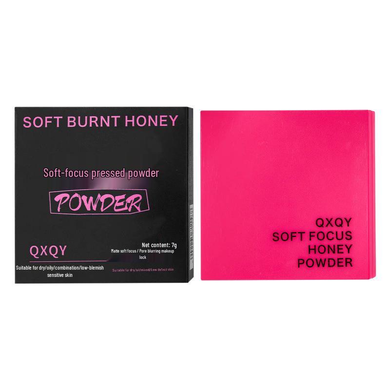 QXQY Matte Soft Focus Powder: Long-Lasting, Non-Cakey, Brightening Honey Compact for Setting and Touch-Ups.