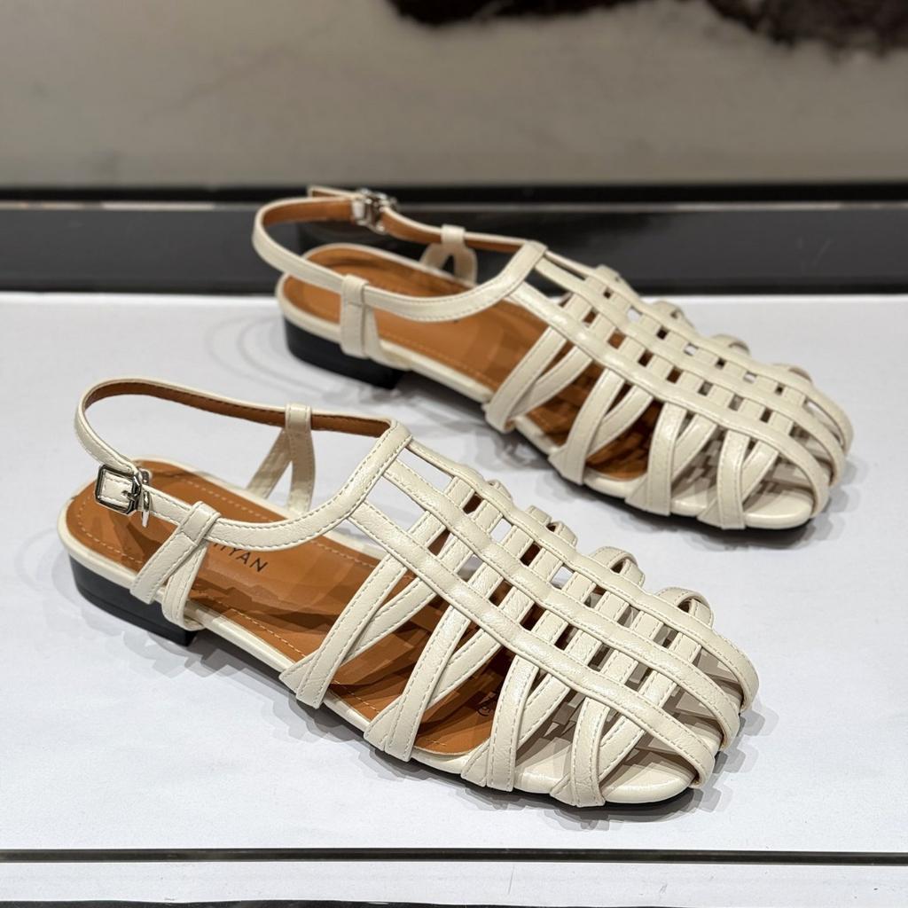 Retro-style Hollowed-out Sandals for Women, New Style Low-heeled Casual Shoes