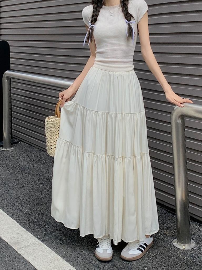Slim-fitting A-line High Waist Culottes Skirt for Women, French Style, Classic Solid Color Pleated Long Skirt.