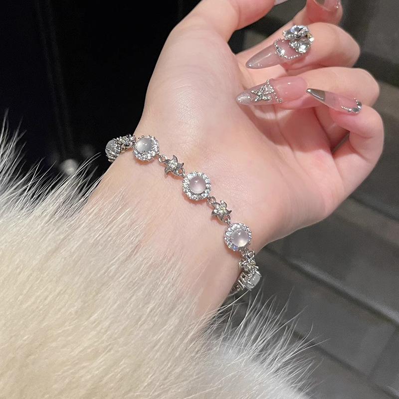 Micro-inlaid Zircon Round Chalcedony Flower Bracelet Light Luxury High-end Sense Fashion Versatile Niche Design Temperament Jewelry Women