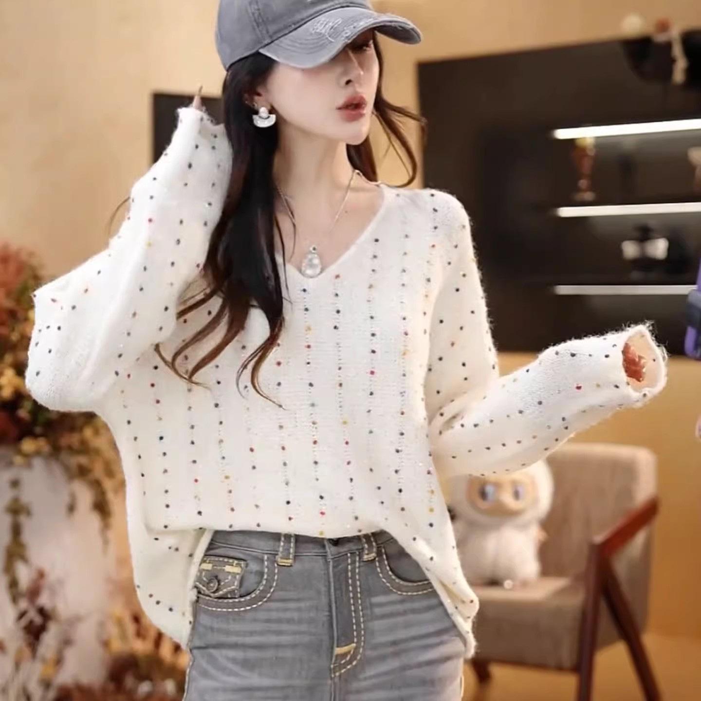 

Корейский трикотажный свитер с V-образным вырезом и пайетками - Женский осенне-зимний приталенный Small кремовый/белый