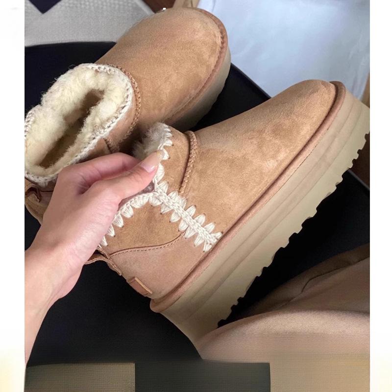 Thick-soled snow boots women's fur integrated 2025 new winter piled thickened warm short boots bread cotton shoes