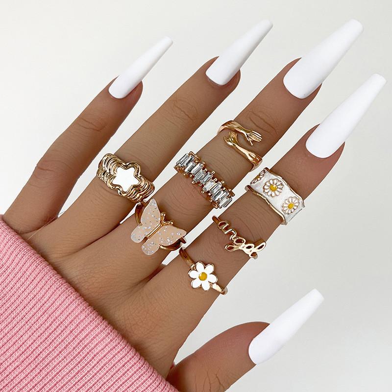 Modyle Copper Color Vintage Acrylic Heart Rings Set For Women Fashion Black Green Color Resin Hand Heart Ring Jewelry Gifts
