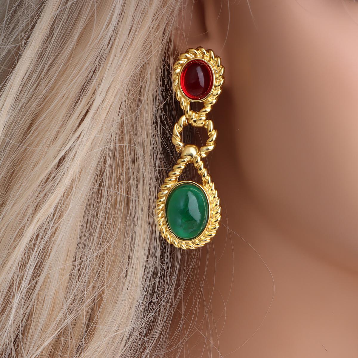 Medieval pearl fringed circle earrings, stud earrings, light luxury court style earrings wholesale