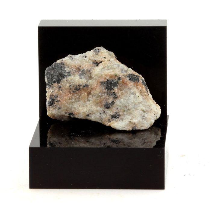 Lamprophyre 30.82 carats