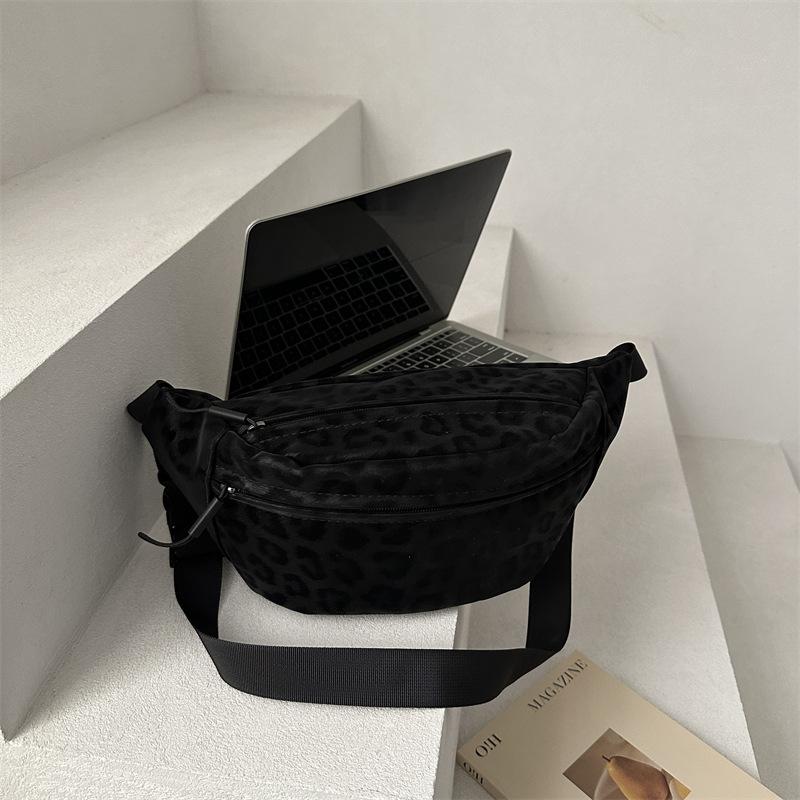 Versatile large-capacity shoulder bag women's new trendy fashion leopard print crossbody breast bag shoulder dumpling bag