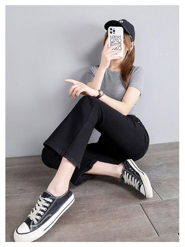 Cropped High-Waisted Slimming Black Micro-Flare Jeans for Petite Women