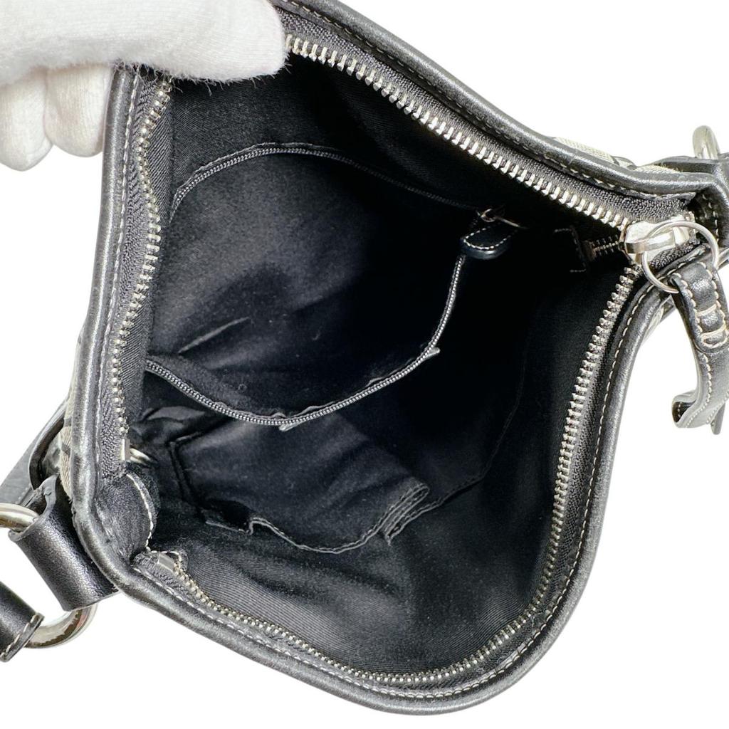 COACH Signature Diagonally hung Shoulder Bag leather black Women K05M-3574 Used