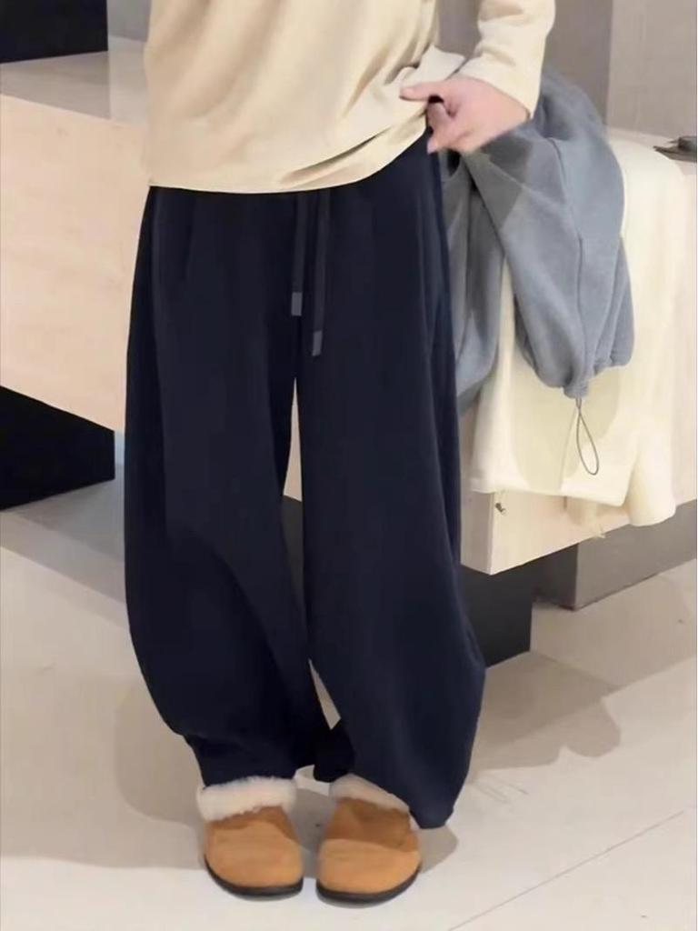 2025 Winter Women's Korean Fleece-Lined Wide-Leg Sweatpants: Fashionable, Warm, Loose, Versatile, and Cuffed Casual Pants.