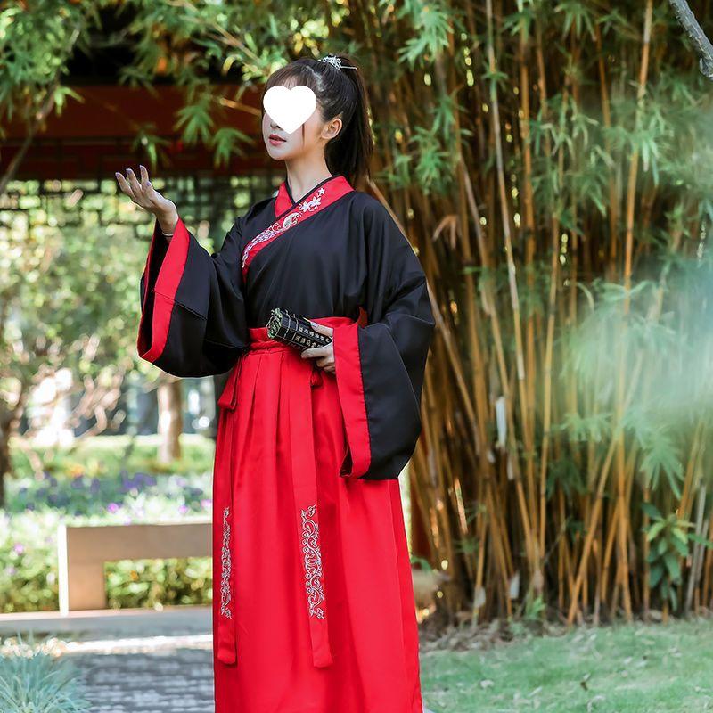 Maturitný Hanfu: Tradičný štýl obleku s prekríženým golierom pre ženy, mužov a páry – Perfektná uniforma pre študentov.