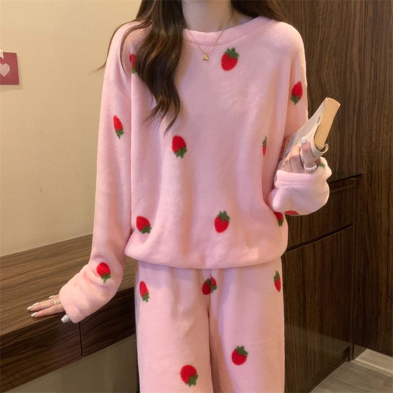 Women Winter Coral Velvet Pajamas Lovely Strawberry Velvet Thickened Warm Flannel 2025 New Homewear Set