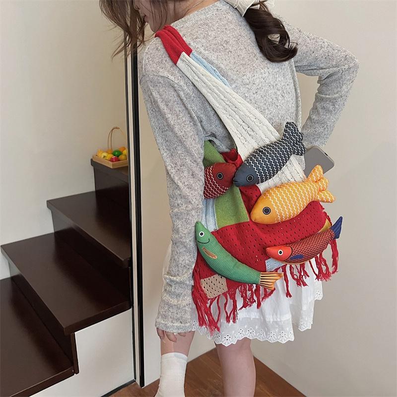 Yogodlns Fashion Creative Woven Shoulder Bag Handmade Fish Handbag Large Capacity Beach Bag Color Matching Ladies Underarm Bag