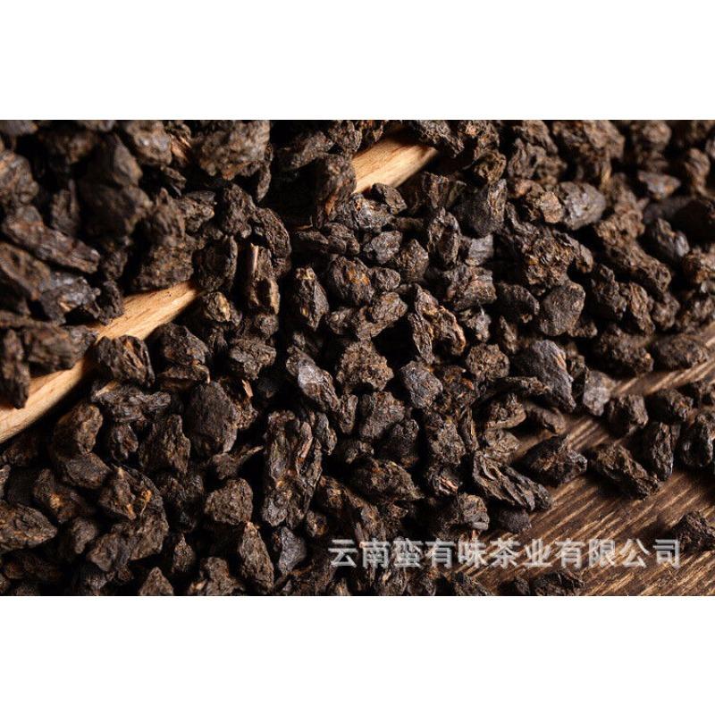 500 g reifer Yunnan Puerh-Tee, Menghai-Tee mit klebrigem Duft, versteinerter loser Tee