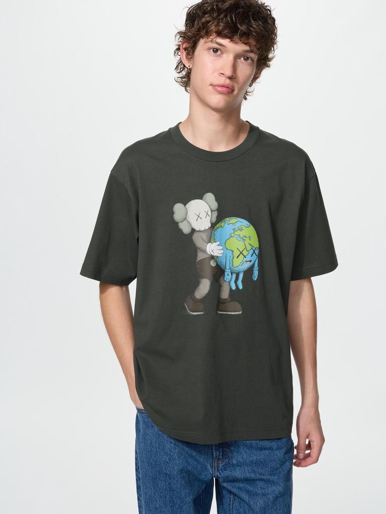Uniqlo Japan Kaws Universe Ut Relaxed Fit