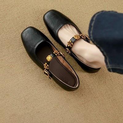 Sapatos Mary Jane retrô de pele de ovelha macia femininos primavera e verão novos sapatos de sola rasa com fivela de uma palavra sapatos pequenos de couro