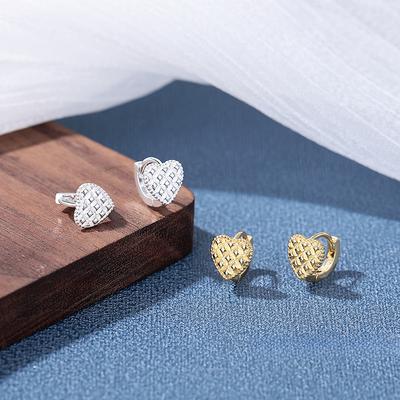 High-end Plaid Love Ear Buttons for Women's Niche Design of Ear Piercing Earrings