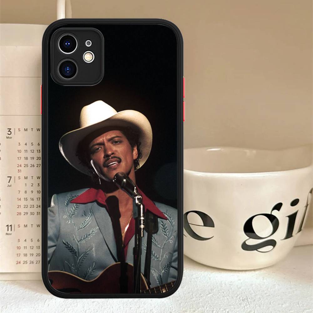 

B-Bruno M-Mars Singer For IPhone 16 15 14 13 12 11 Pro Max X XS MAX Plus Translucent Black Phone Cover iphone 15