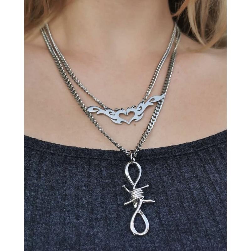 Punk Flame Love Heart Pendant Necklace for Women Girls Gothic Sweet Cool Totem Clavicle Chains Y2k Accessories Jewelry