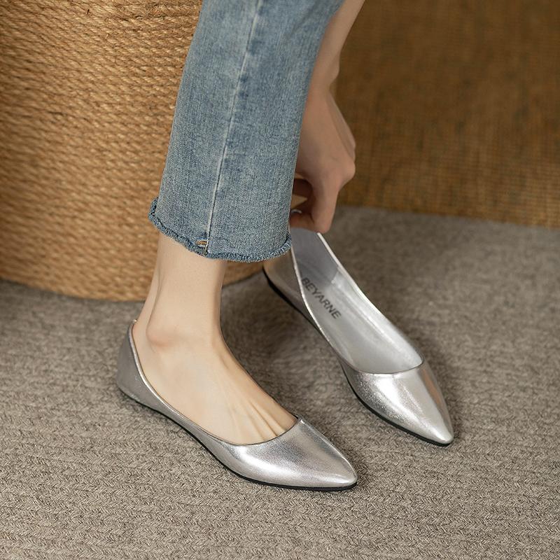 

Fashion Flat Shoes for Women s Spring and Autumn 2025 French Pointed Toe New Flat Shallow Silver Work Plus Size Women s Shoes Ladies 33