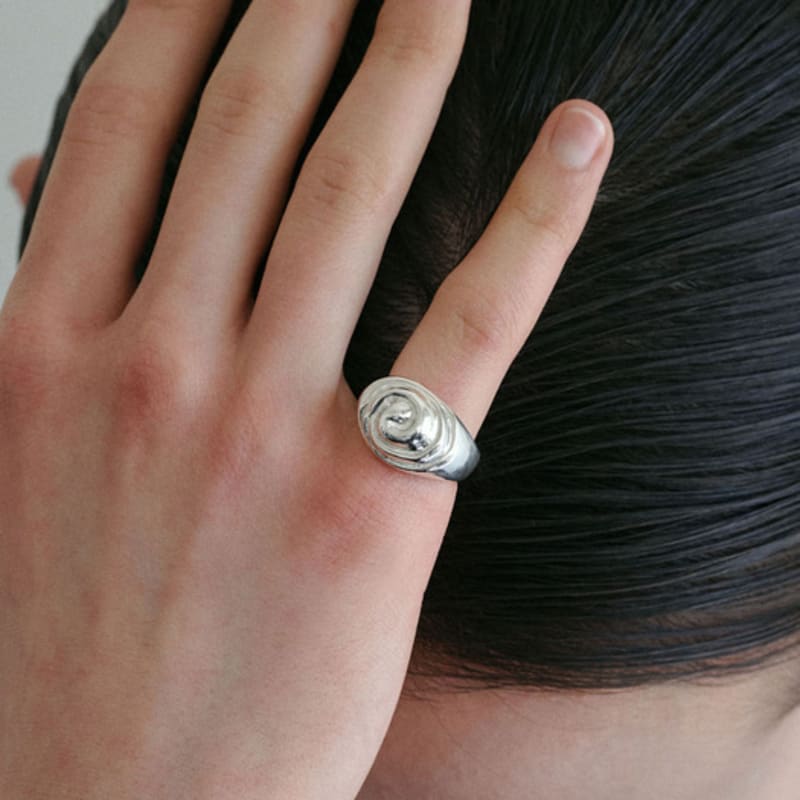 

Soorium BUD RING SILVER