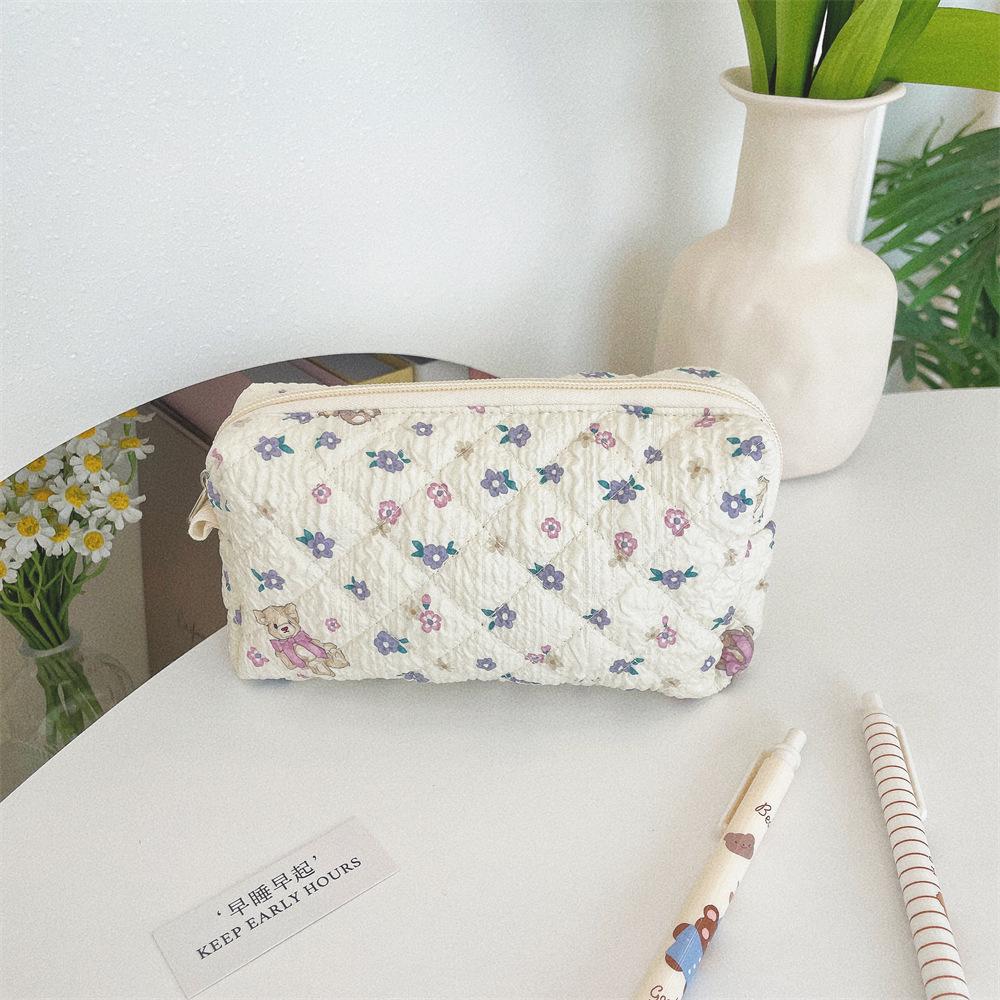 Fresh Quilted Hand-Held Cosmetic Bag for Girls - Large Capacity Cute Storage for Stationery and More