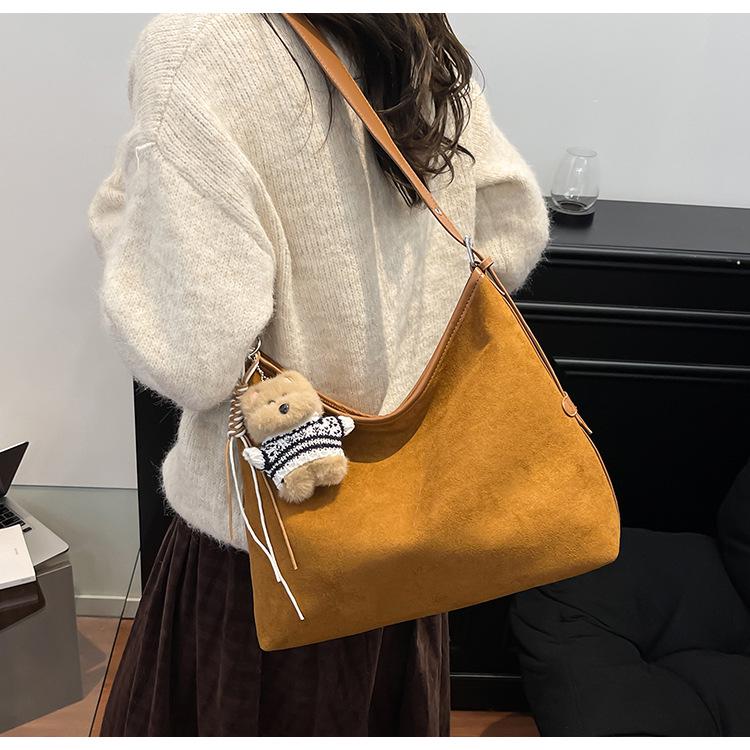 Women's Frosted Suede Retro Tote: Winter Underarm Shoulder Bag with New Textured, Simple Fashion Design