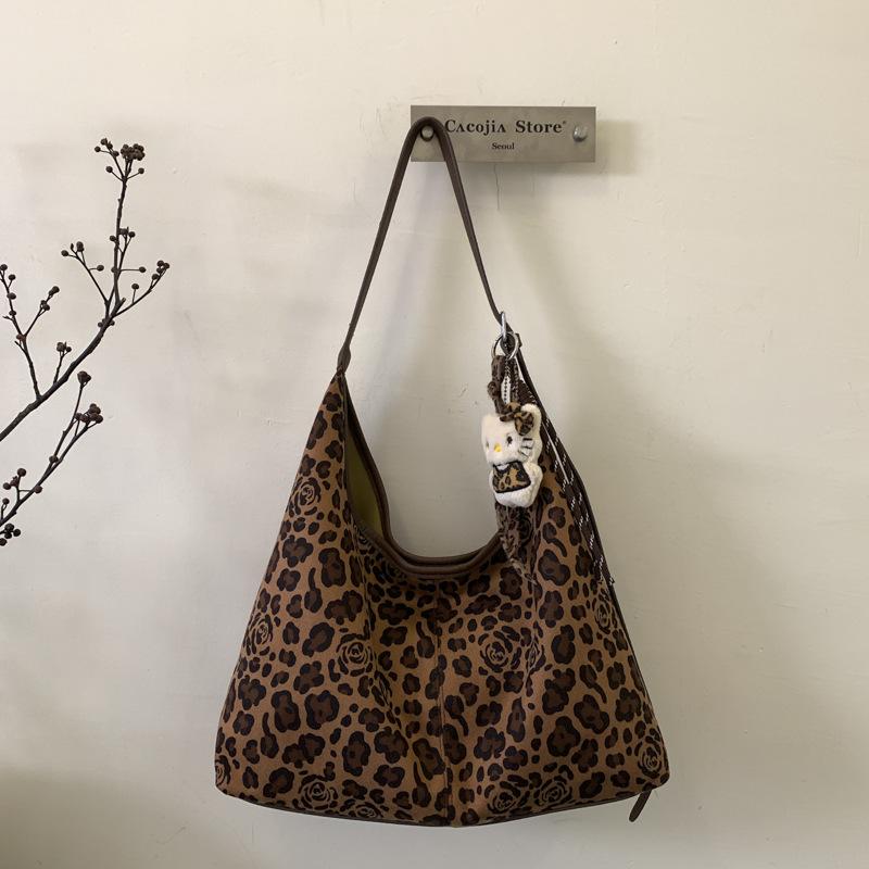

Korean leopard print bag women s foreign fashion tote bag 2025 autumn new large-capacity student lazy shoulder bag no pendant