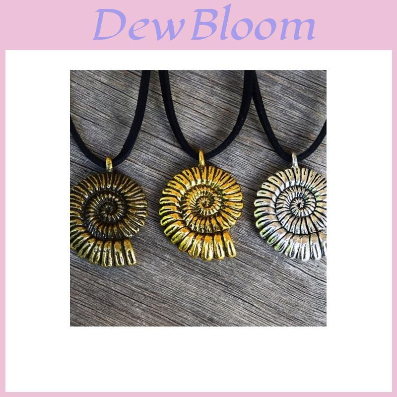 Ocean Shell Charm Necklace With Alloy Pendant For Fashion Women And Men