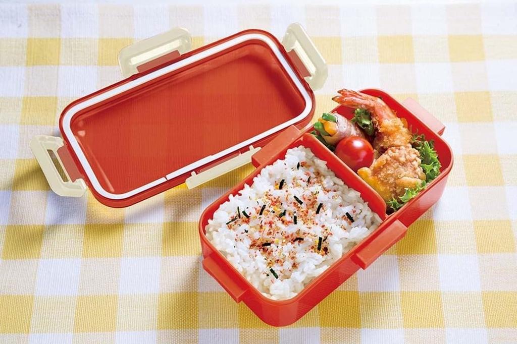 Skater Bento Single Made In for with Locking for Dishwasher and Microwave Cherry Red Box, 530ml, Tier, Japan, Women, 4-Point Leak-Resistant Storage,