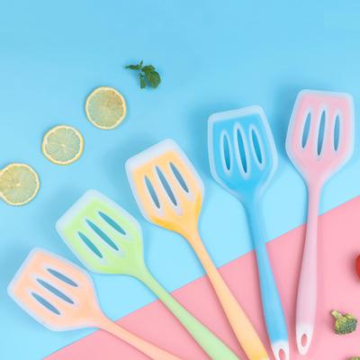 Food Grade Silicone Slotted Turner Nonstick Hollow Design Kitchen Utensils Spatula for Cooking