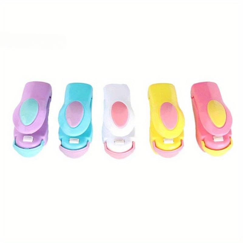 

Простой в использовании портативный ручной термоупаковщик для продуктов питания и закусок — идеально подходит для дома и путешествий, прочный полиэтиленовый материал розовый