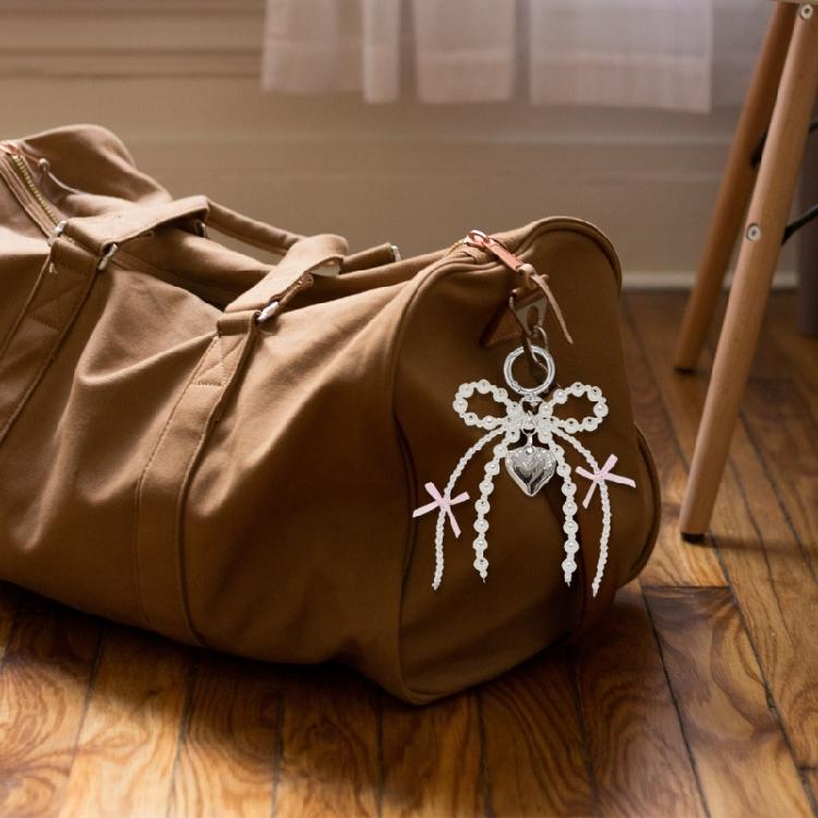 Modern Pearls Bowtie Heart Accessory Fashionable Love Ornament Charm Keyring Bows Keychain For Special Occasion