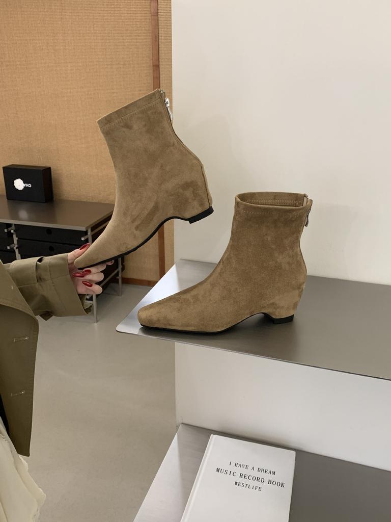 Early autumn square head slope heel suede short boots feeling Maillard thin rear zipper with skirt denim wide pants