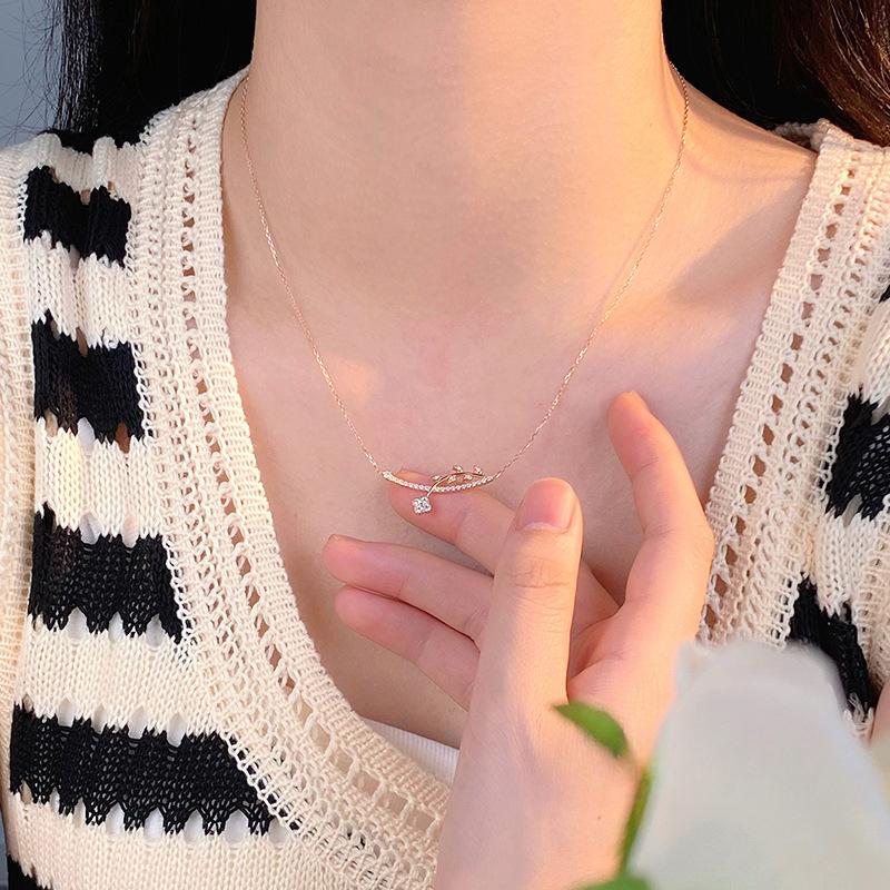 Light Luxury Flower Leaf Necklace, Sweet Girl, Fresh Gift for Girlfriend, New Collar Chain