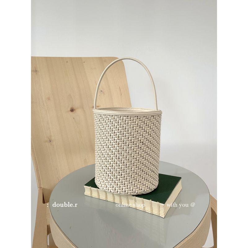 

Xiao Rui Pretty Bag Elegance Girl Handmade Woven Bucket Bag Tote Bag Female 2025 New Arrival Casual Underarm Bag White Pictorial White-a small amount of In Stock