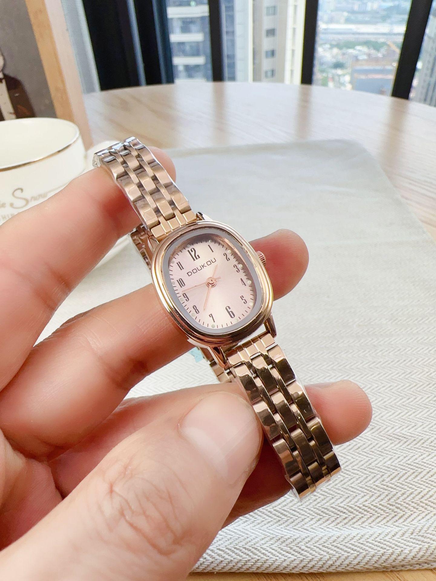 

Женские минималистичные кварцевые часы с эллиптическим циферблатом и цифровыми метками, стальной браслет, маленькие наручные часы