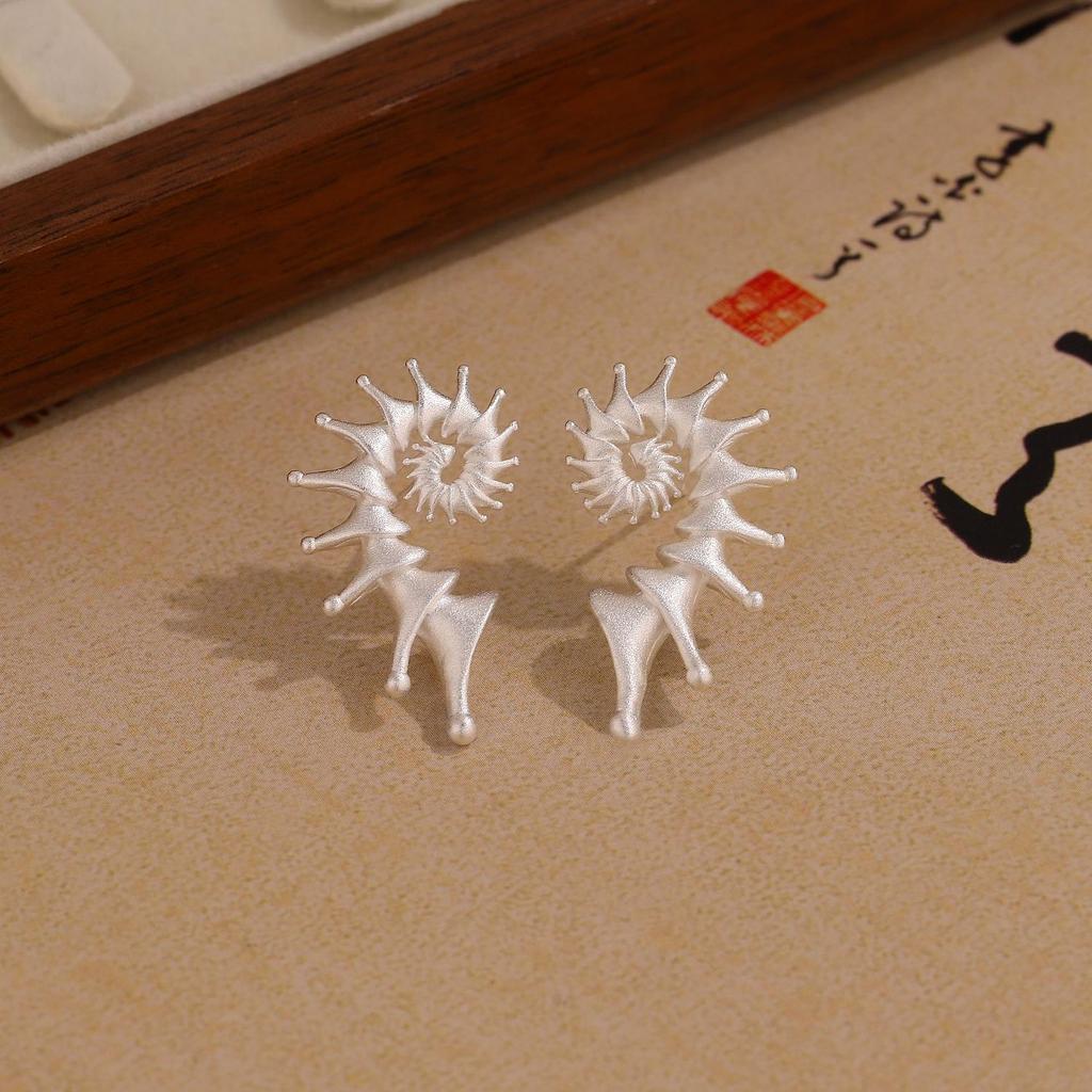 Gothic Personality Stereo Conch Ancient Zinc Alloy Stainless Steel Stud Earrings for Men Women Hallowmas Punk Zircon Accessory Gift