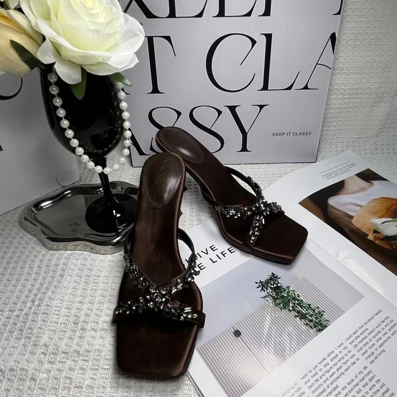 Fashion 2025 Summer New Fashionable Sexy Horseshoe Heel 9cm Set Sandals with Diamond Decoration Luxury High Heels Slippers