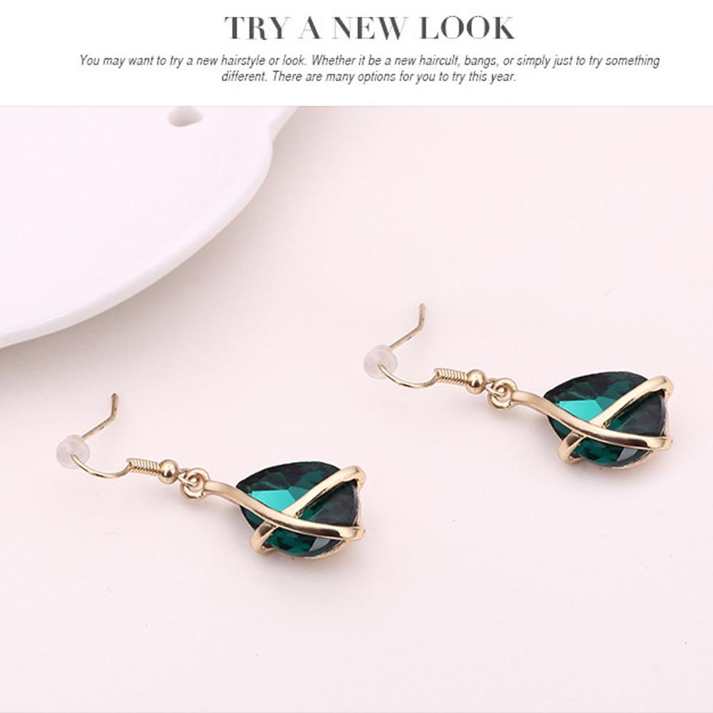 

Женщины Циркон Ретро Ожерелье Серьги Кольцо Свадебная вечеринка Свадебный комплект ювелирных изделий A зелёный