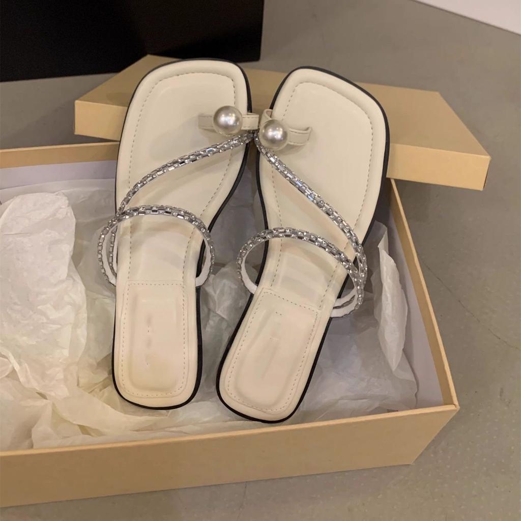 Low-heeled rhinestone cover-toed French small cool slippers fairy shoes wear 2025 new summer pearl silver sandals