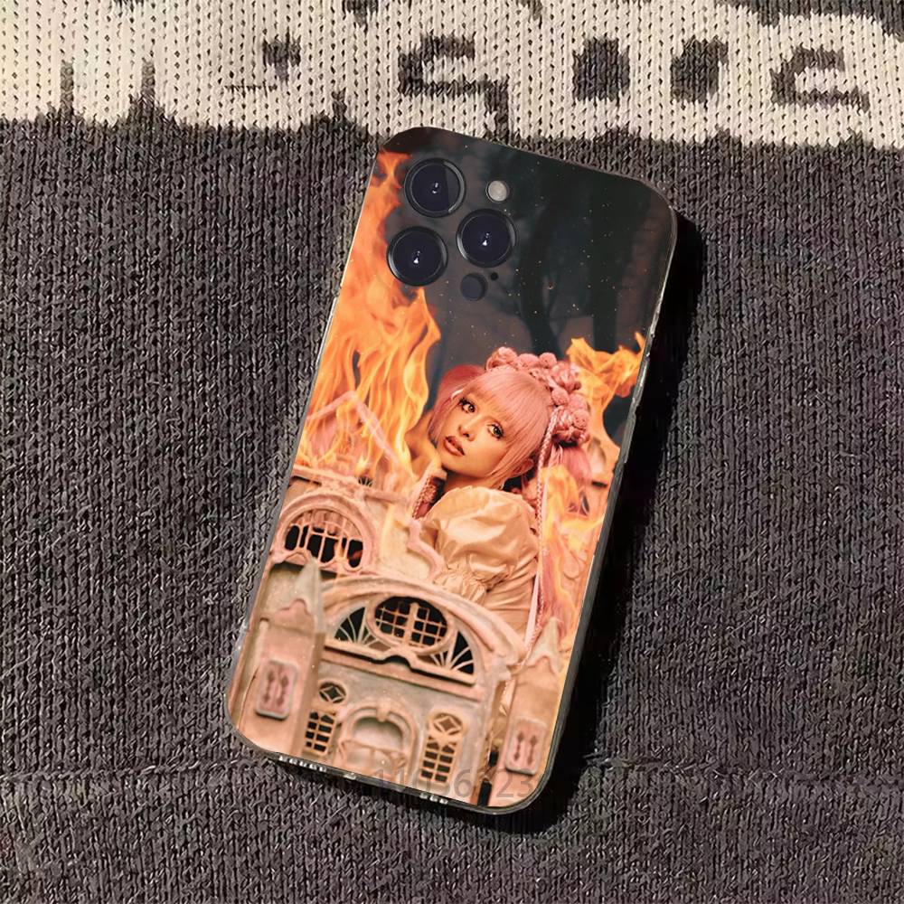 Sängerin M-Melanie Portals Martinez Handyhülle für iPhone 11Pro 13 12 11 Pro Max 16e 17 Air 16 15 14 Plus 11ProMax